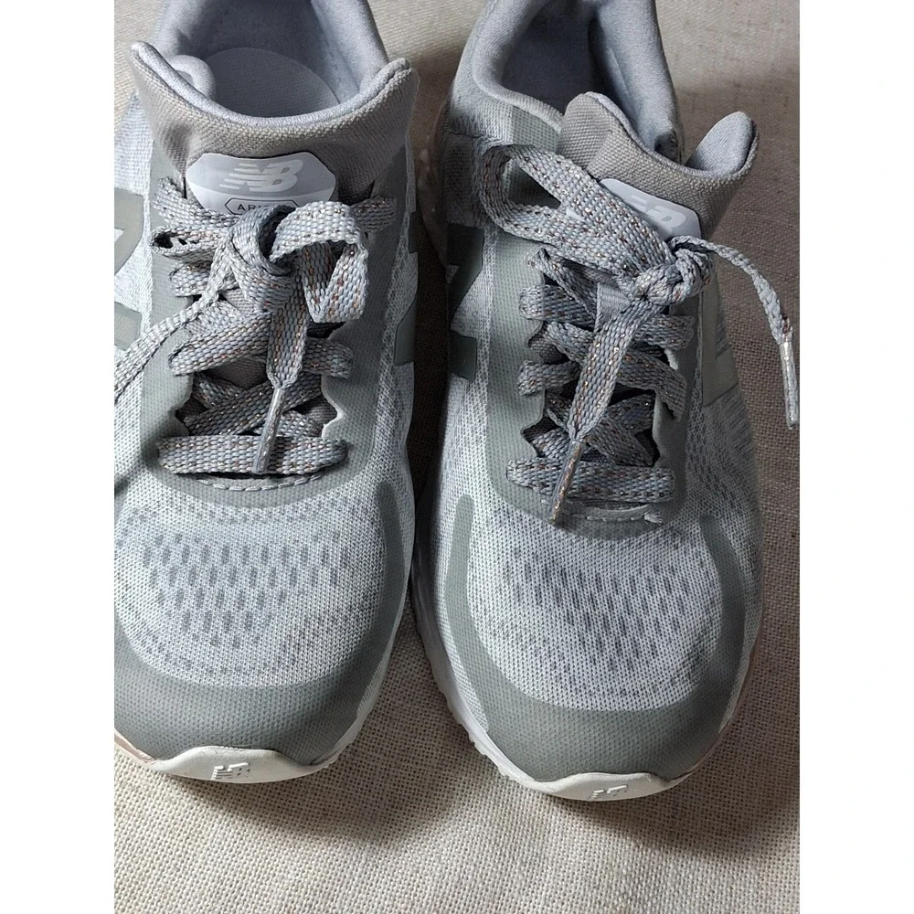 New Balance Arishi v2 Grey Rose Gold Kids Running Shoes KJARIGMY‎ Size 3